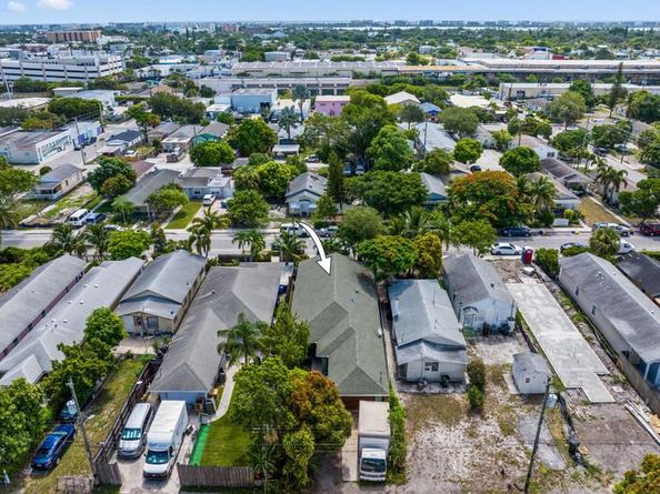 215 S E Street, Lake Worth Beach FL 33460