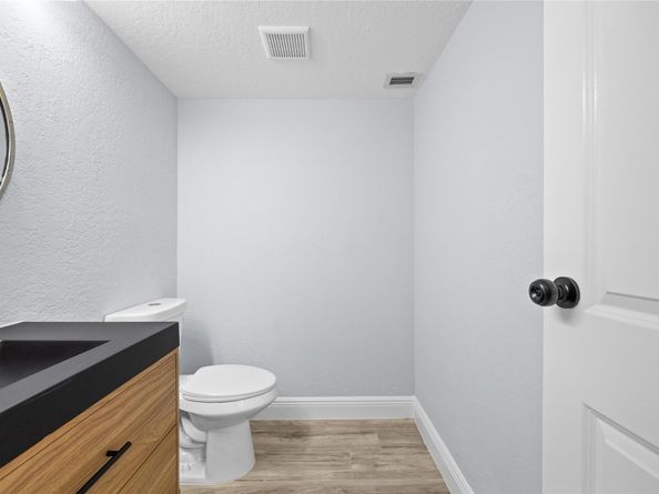 6061 N Falls Cir Dr 109, Lauderhill FL 33319