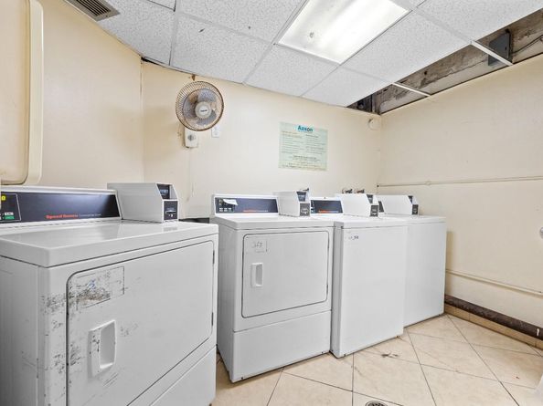 6061 N Falls Cir Dr 109, Lauderhill FL 33319