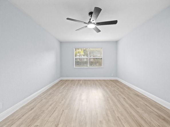 6061 N Falls Cir Dr 109, Lauderhill FL 33319