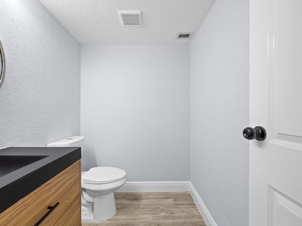 6061 N Falls Cir Dr 109, Lauderhill FL 33319