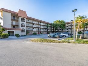6061 N Falls Cir Dr 109, Lauderhill FL 33319