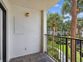 560 S Park Rd 267, Hollywood FL 33021