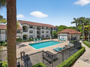 560 S Park Rd 267, Hollywood FL 33021