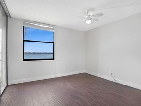 109 Lake Emerald Dr 110, Oakland Park FL 33309