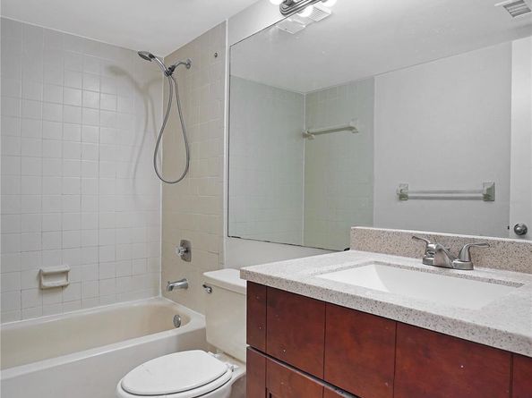 109 Lake Emerald Dr 110, Oakland Park FL 33309