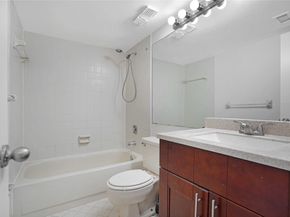 109 Lake Emerald Dr 110, Oakland Park FL 33309