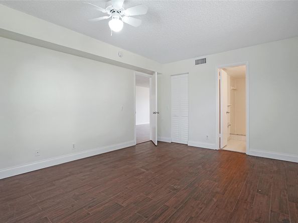 109 Lake Emerald Dr 110, Oakland Park FL 33309