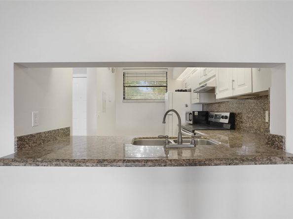 109 Lake Emerald Dr 110, Oakland Park FL 33309