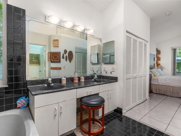 3264 NW 22nd Avenue, Oakland Park FL 33309
