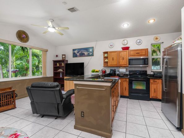 3264 NW 22nd Avenue, Oakland Park FL 33309