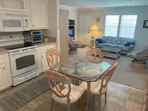 8516 SW 16th St, Davie FL 33324