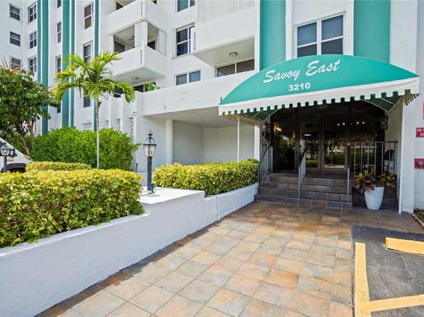 3210 SE 10th St 9F, Pompano Beach FL 33062