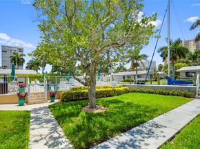 3210 SE 10th St 9F, Pompano Beach FL 33062