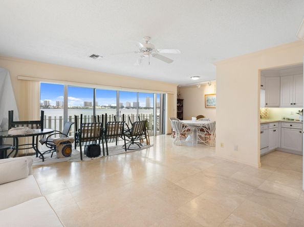 371 Wilma Circle 5, Riviera Beach FL 33404