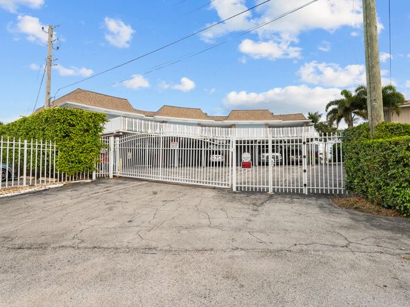 371 Wilma Circle 5, Riviera Beach FL 33404