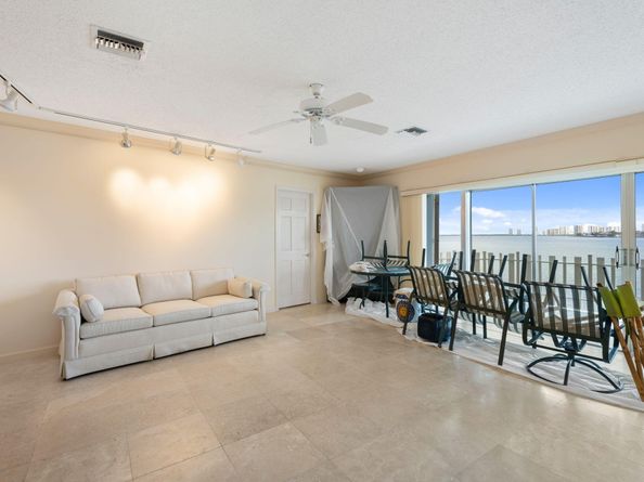 371 Wilma Circle 5, Riviera Beach FL 33404