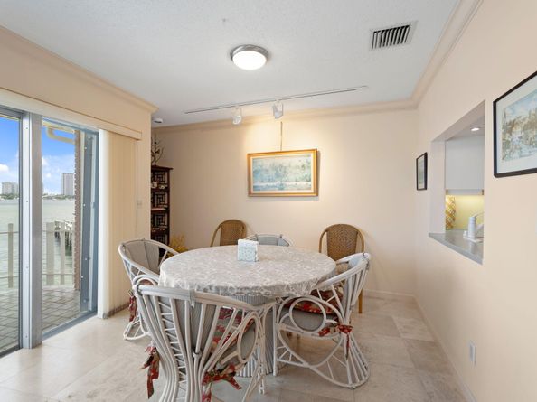 371 Wilma Circle 5, Riviera Beach FL 33404