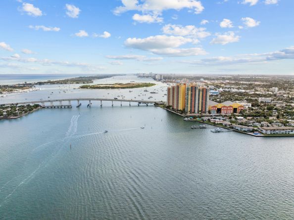 371 Wilma Circle 5, Riviera Beach FL 33404