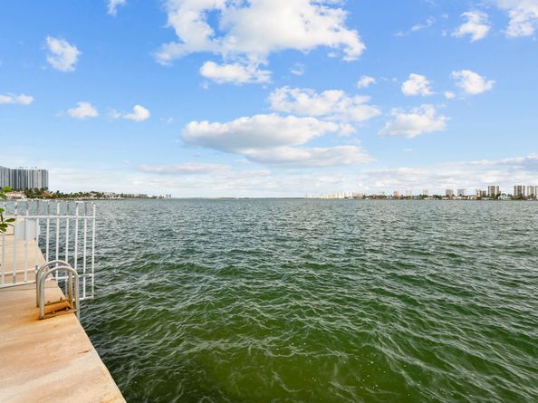 371 Wilma Circle 5, Riviera Beach FL 33404