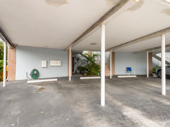 371 Wilma Circle 5, Riviera Beach FL 33404