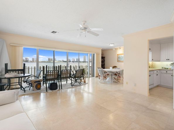371 Wilma Circle 5, Riviera Beach FL 33404