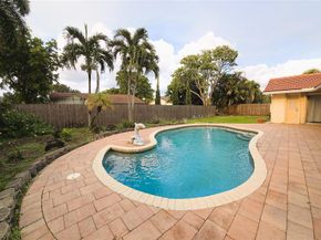 9091 NW 11th Ct, Plantation FL 33322