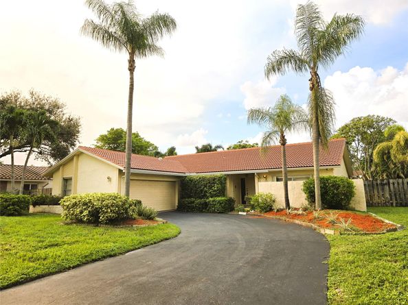 9091 NW 11th Ct, Plantation FL 33322