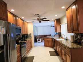 9091 NW 11th Ct, Plantation FL 33322
