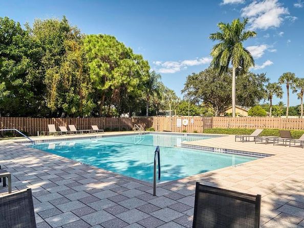 416 Buttonwood Place, Boca Raton FL 33431