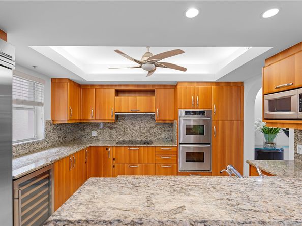 2051 SE 3rd St TH8, Deerfield Beach FL 33441