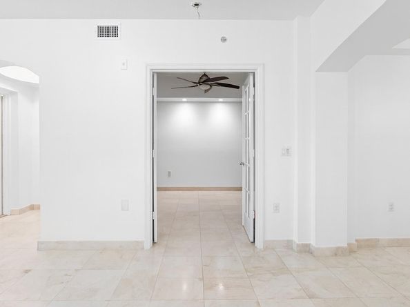 2051 SE 3rd St TH8, Deerfield Beach FL 33441