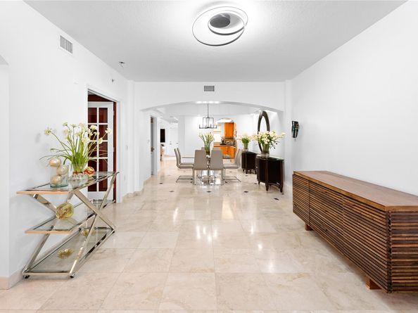 2051 SE 3rd St TH8, Deerfield Beach FL 33441