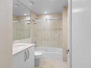 2051 SE 3rd St TH8, Deerfield Beach FL 33441