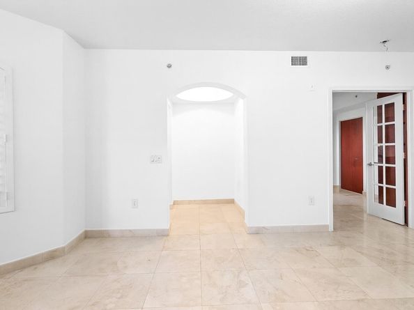2051 SE 3rd St TH8, Deerfield Beach FL 33441