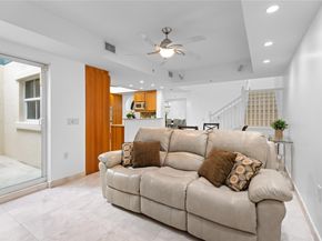 2051 SE 3rd St TH8, Deerfield Beach FL 33441