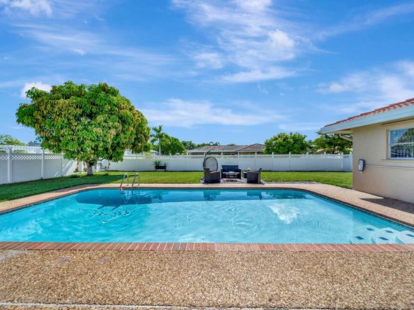 2303 NW 115 Ave, Coral Springs FL 33065