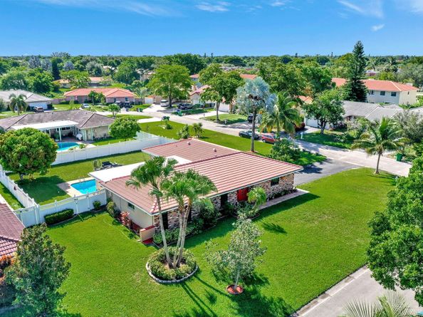 2303 NW 115 Ave, Coral Springs FL 33065