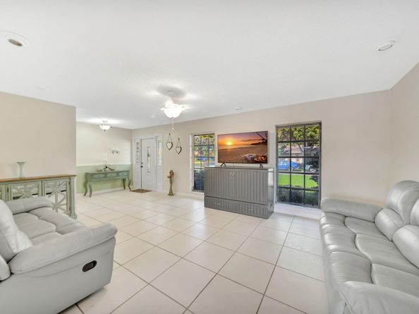 2303 NW 115 Ave, Coral Springs FL 33065