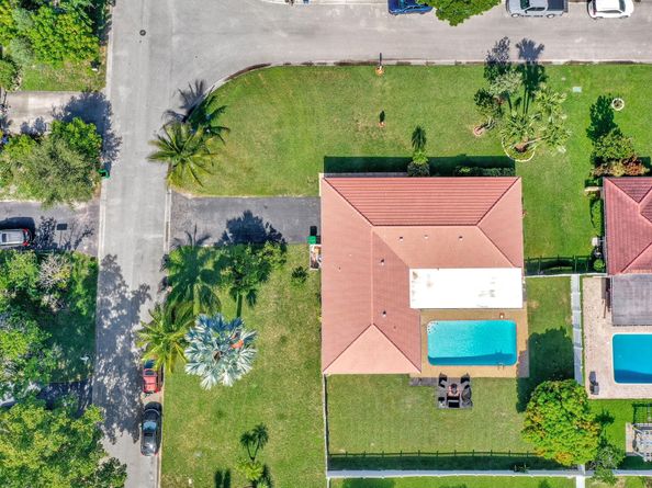 2303 NW 115 Ave, Coral Springs FL 33065