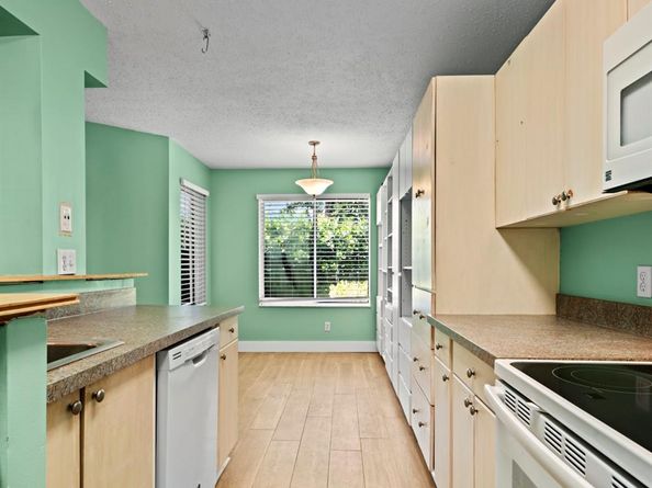 913 Coral Club Dr 913, Coral Springs FL 33071