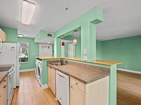 913 Coral Club Dr 913, Coral Springs FL 33071