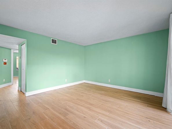 913 Coral Club Dr 913, Coral Springs FL 33071