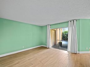 913 Coral Club Dr 913, Coral Springs FL 33071