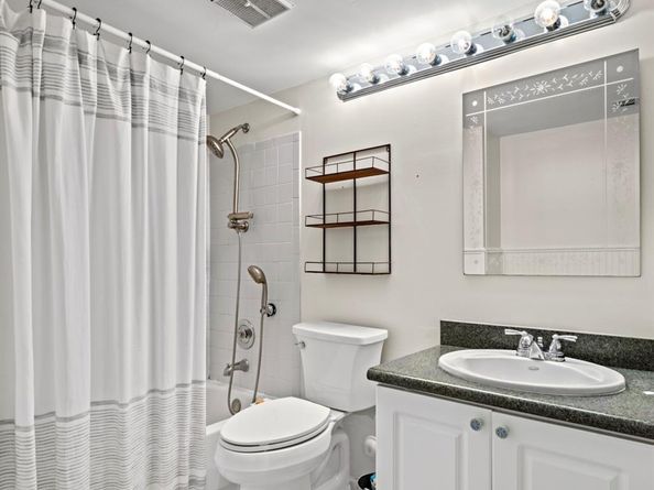 913 Coral Club Dr 913, Coral Springs FL 33071