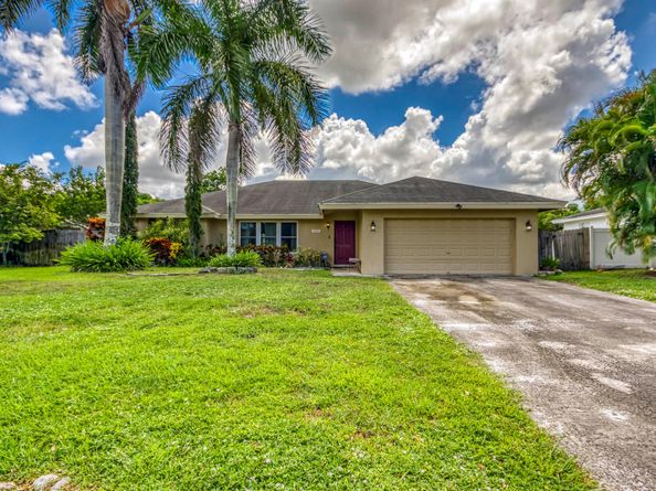 122 Heron Parkway, Royal Palm Beach FL 33411