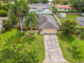 122 Heron Parkway, Royal Palm Beach FL 33411
