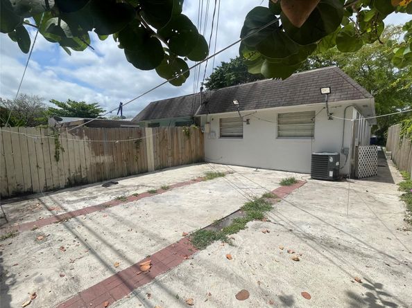 1314-1316 NW 8th Ave, Fort Lauderdale FL 33311