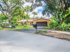 8635 Menteith Ter, Miami Lakes FL 33016