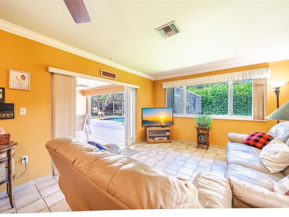 8635 Menteith Ter, Miami Lakes FL 33016